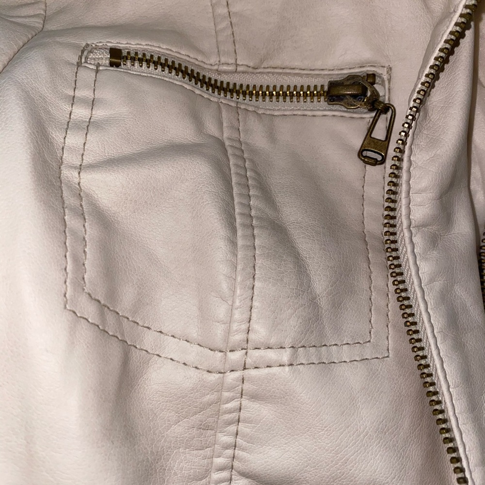 Leather jacket - Picture 6 of 8